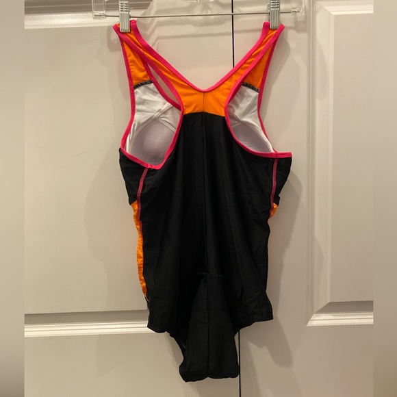 Arena one piece swimsuit - Picture 2 of 3